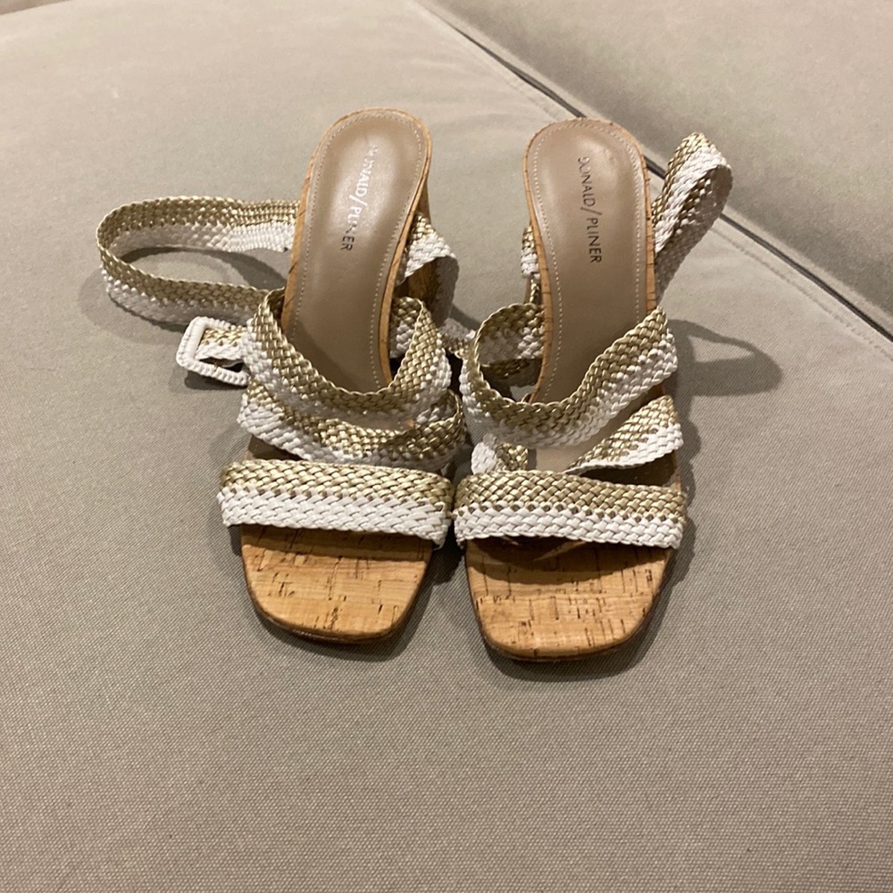 Ladies sandal